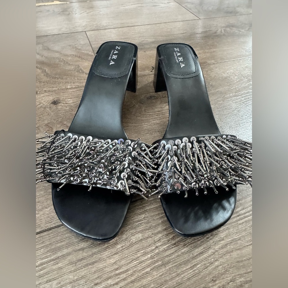 Zara NWOT Black Sandals with Metallic Fringe,Size 38(7.5) - Picture 8 of 13